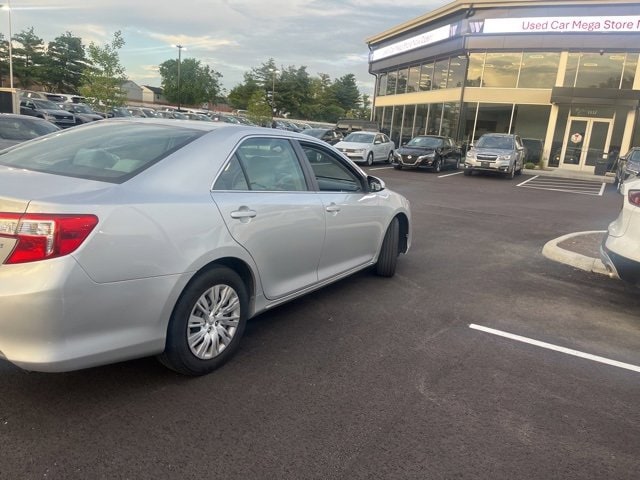 Used 2014 Toyota Camry LE with VIN 4T1BF1FK6EU764386 for sale in Batavia, OH