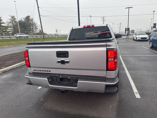 2018 Chevrolet Silverado 1500 LT photo 3