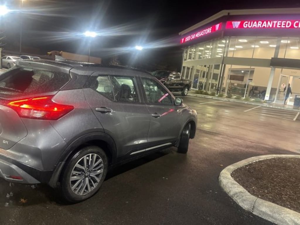 Used 2023 Nissan Kicks SR SUV