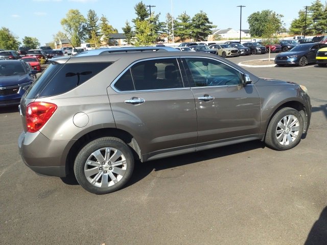2011 Chevrolet Equinox LT photo 2