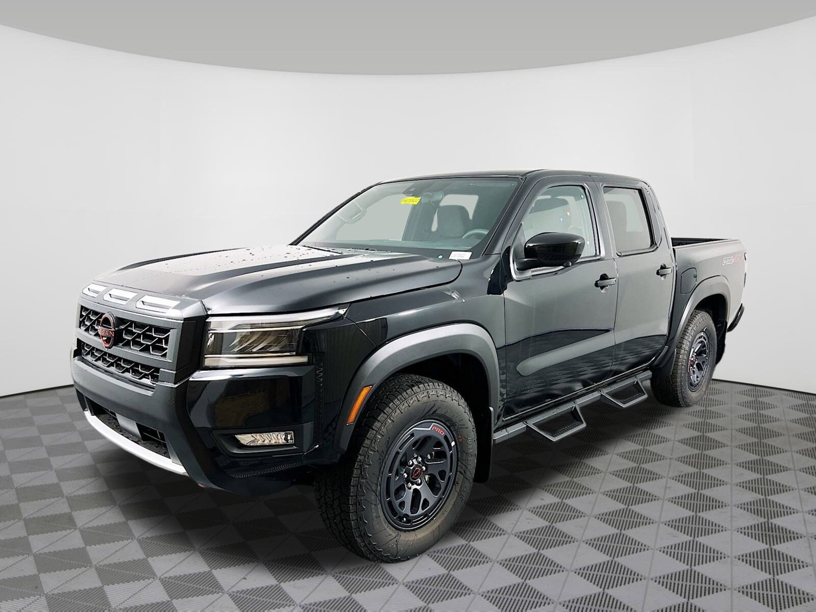 2025 Nissan Frontier PRO-4X photo 2
