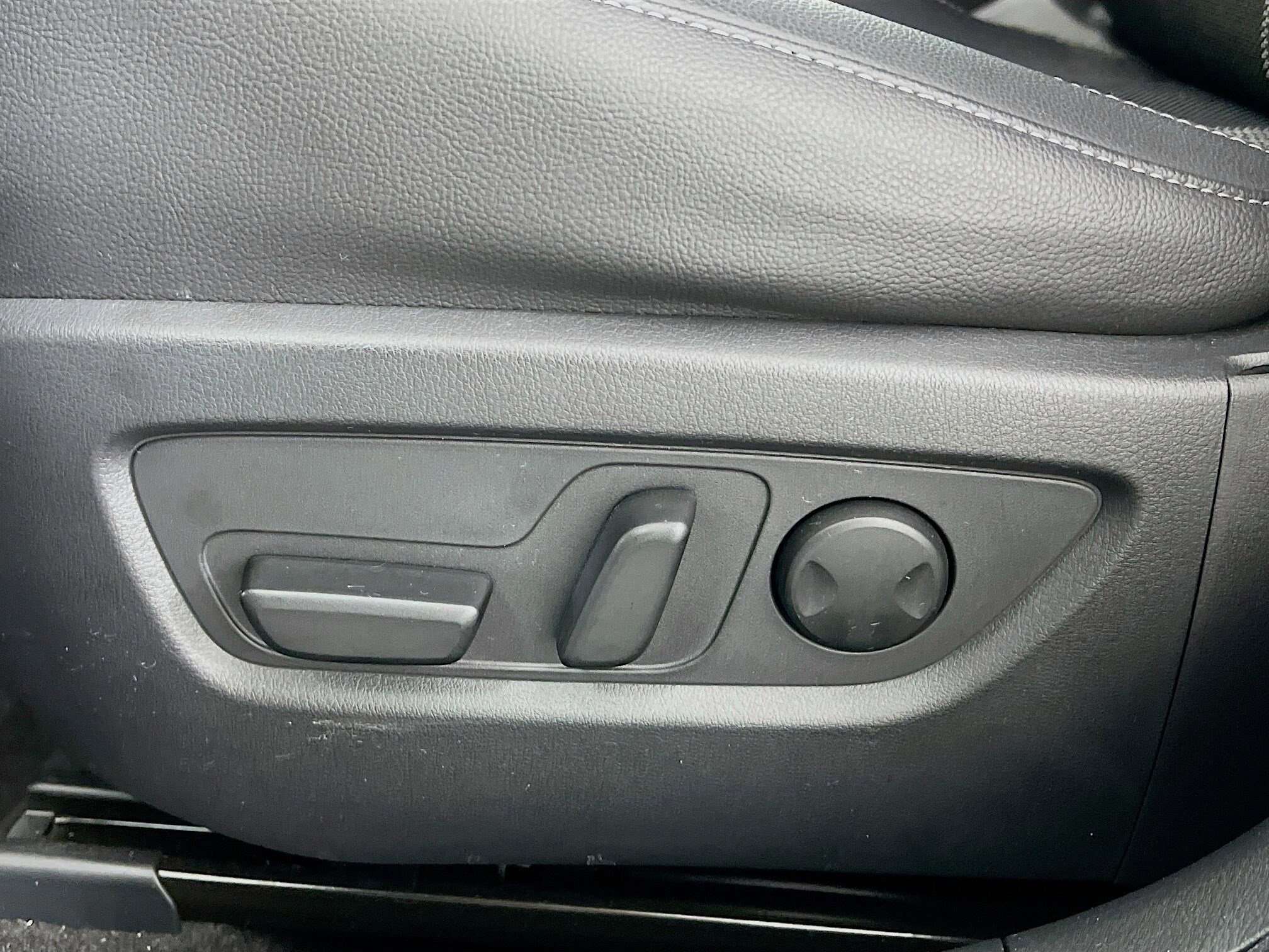 2025 Mazda CX-50 2.5 S Premium photo 2