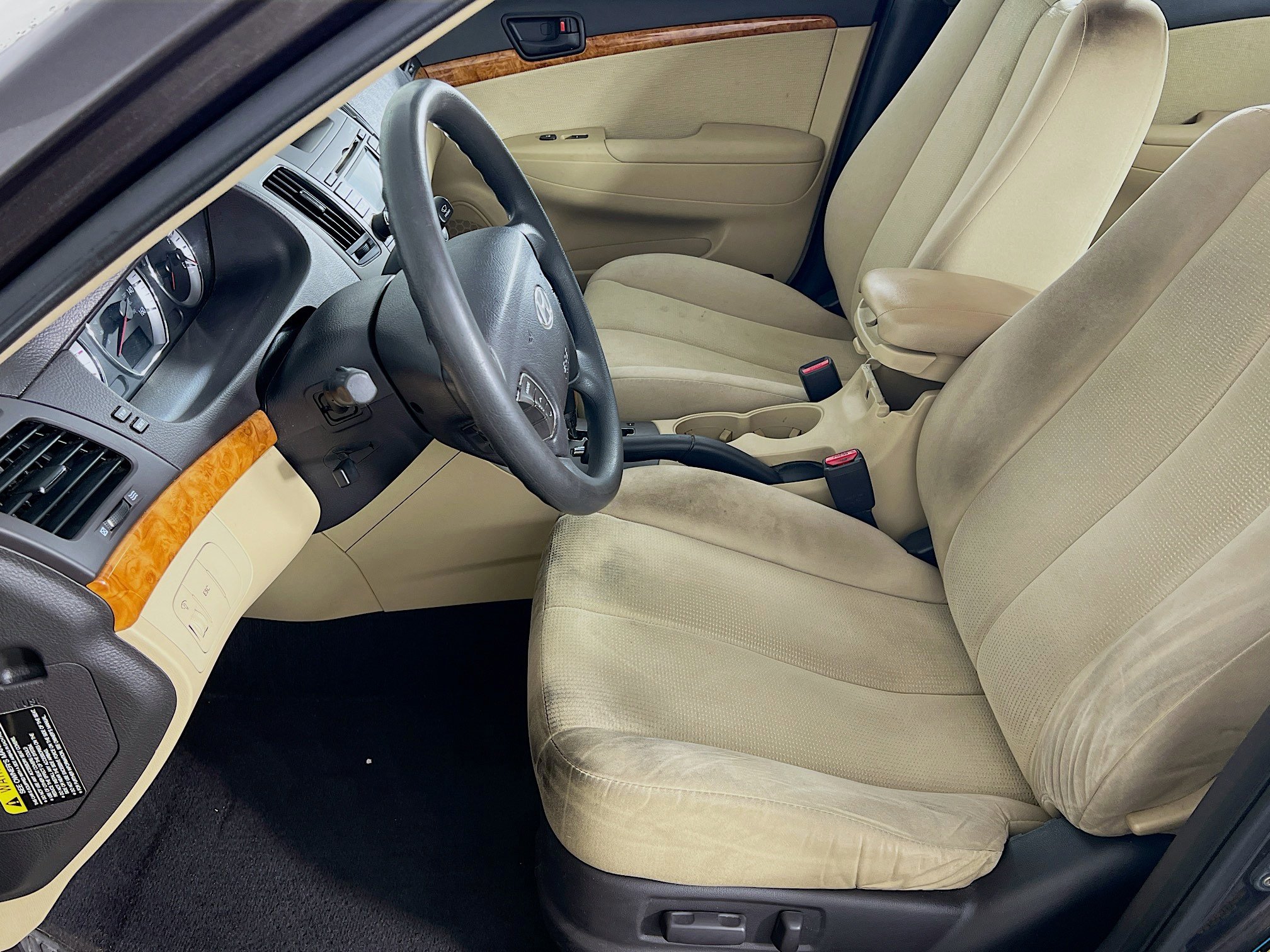2010 Hyundai Sonata GLS photo 2