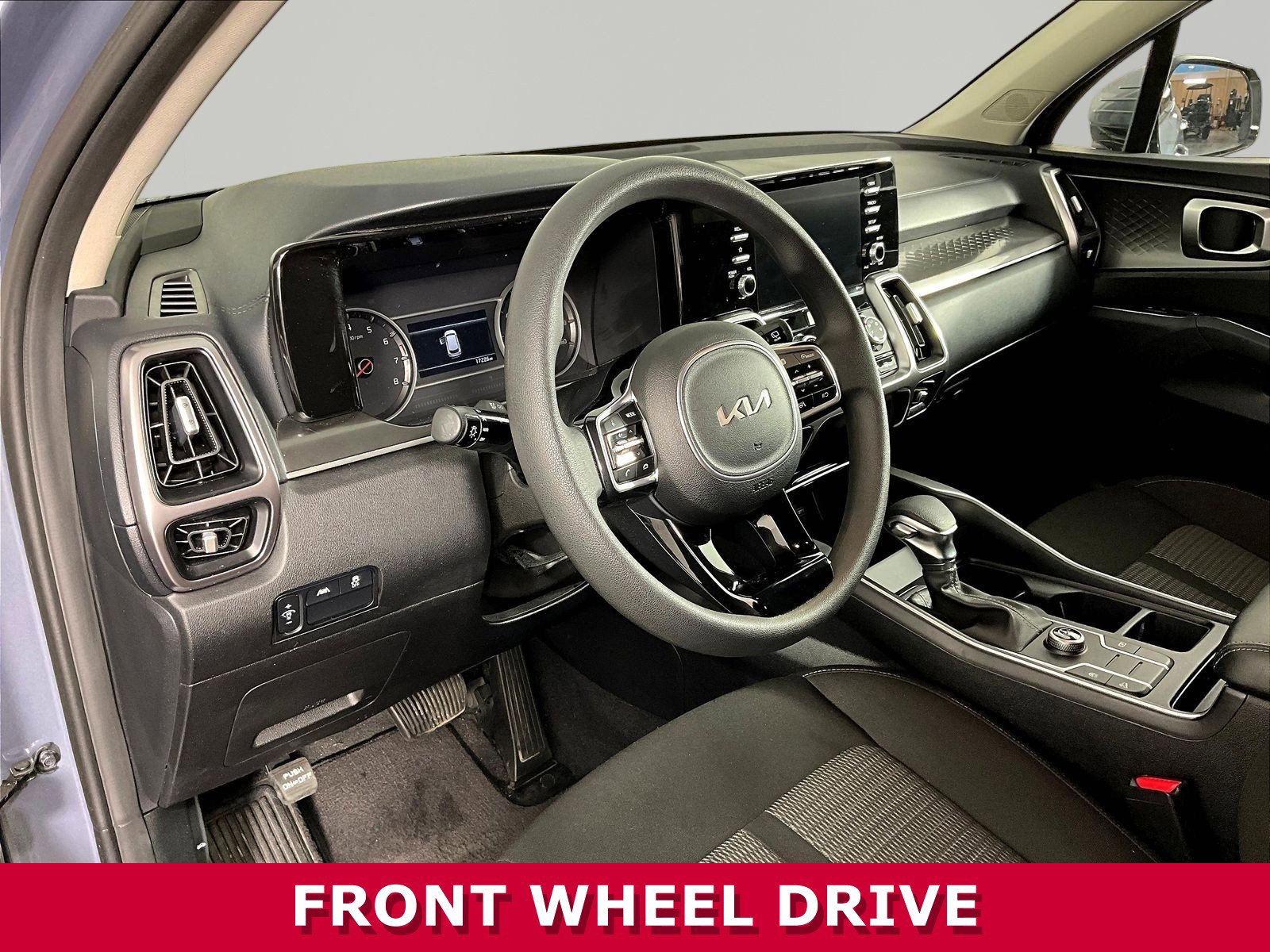 2023 Kia Sorento LX - Photo 14