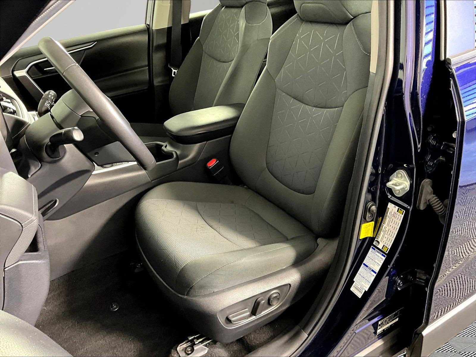2022 Toyota RAV4 XLE - Photo 21