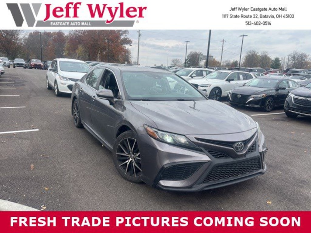 Used 2021 Toyota Camry SE Sedan