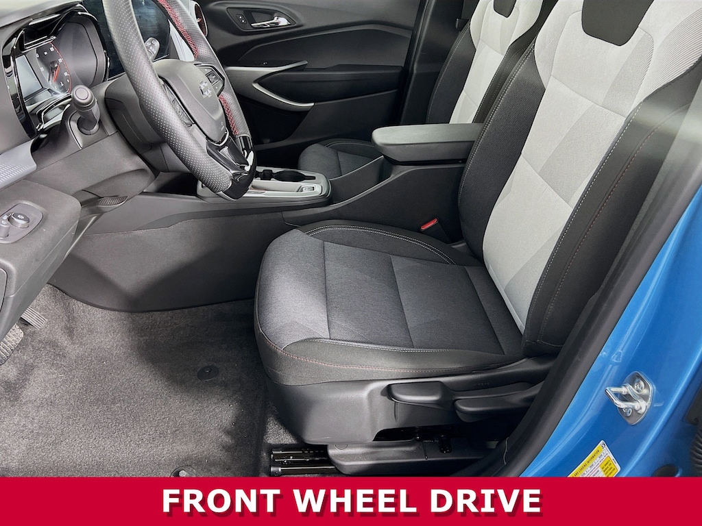 Used 2025 Chevrolet Trax 1RS SUV