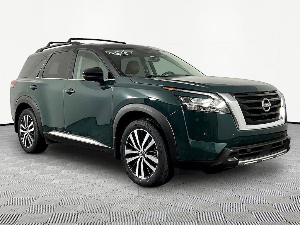 Used 2024 Nissan Pathfinder Platinum SUV