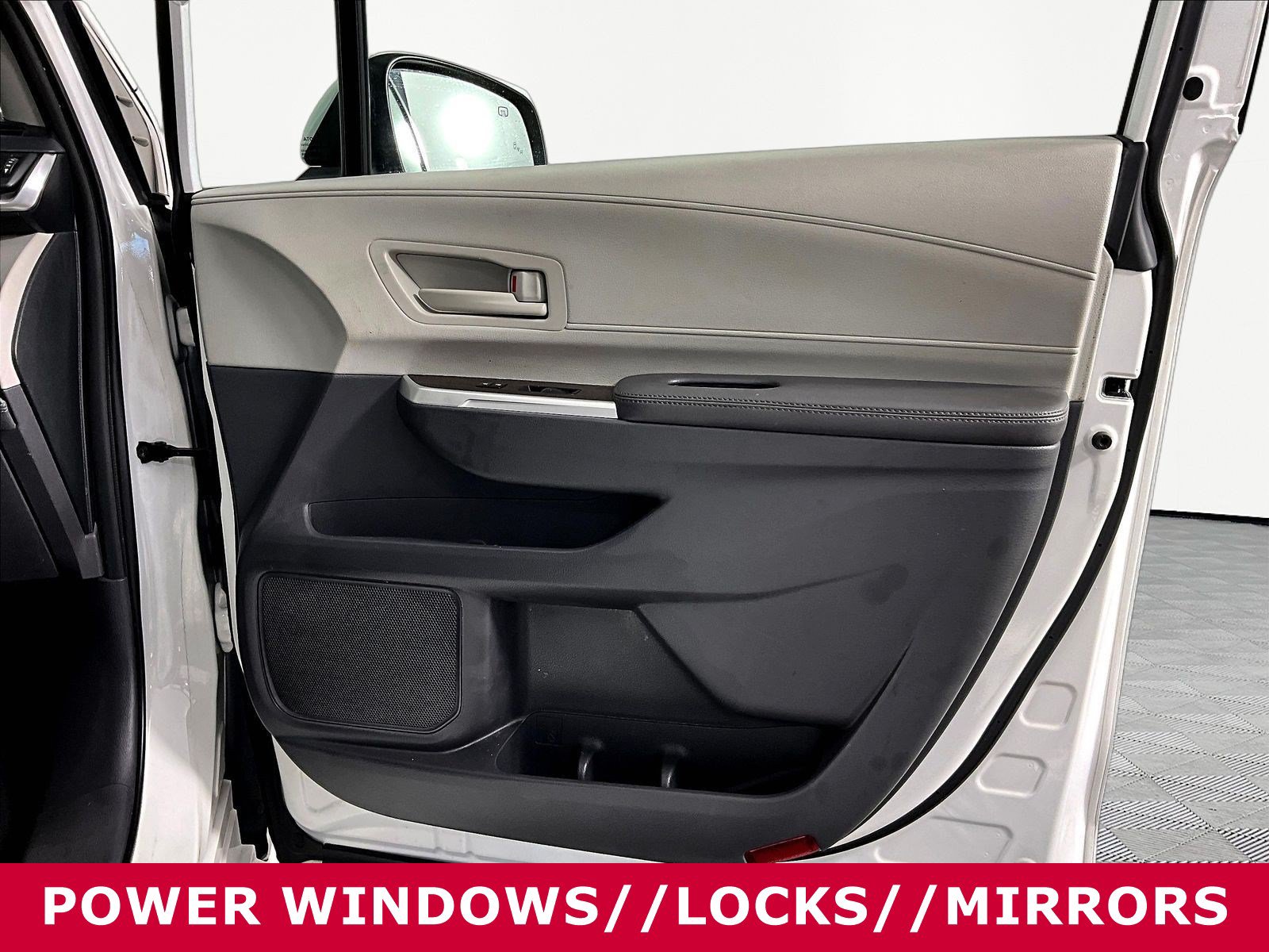 2022 Toyota Sienna LE - Photo 27
