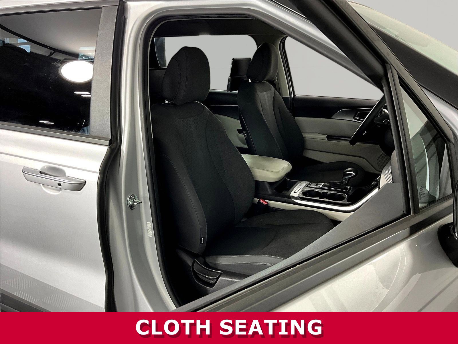2022 Kia Carnival LX - Photo 29