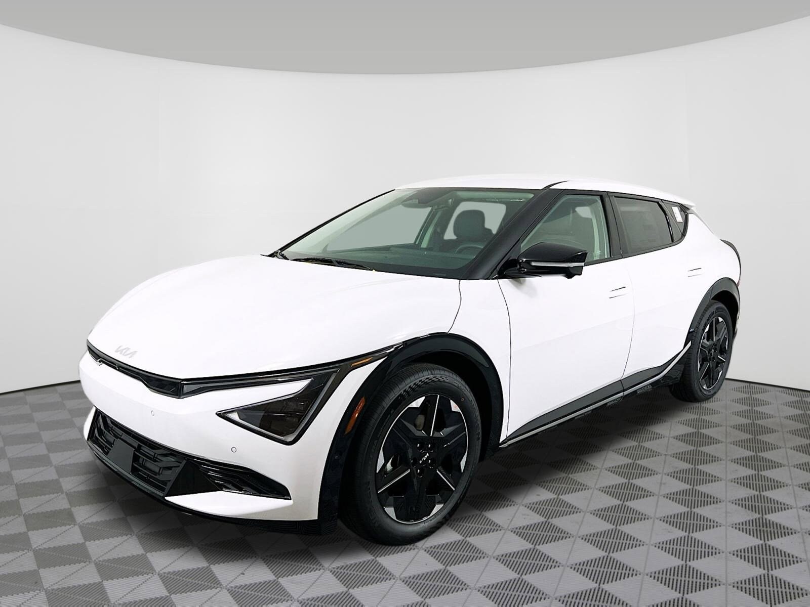 2025 Kia EV6 Wind photo 2