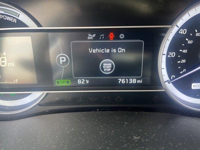 2017 Kia Niro LX photo 2