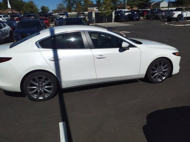2022 Mazda Mazda3 Select Sedan photo 2
