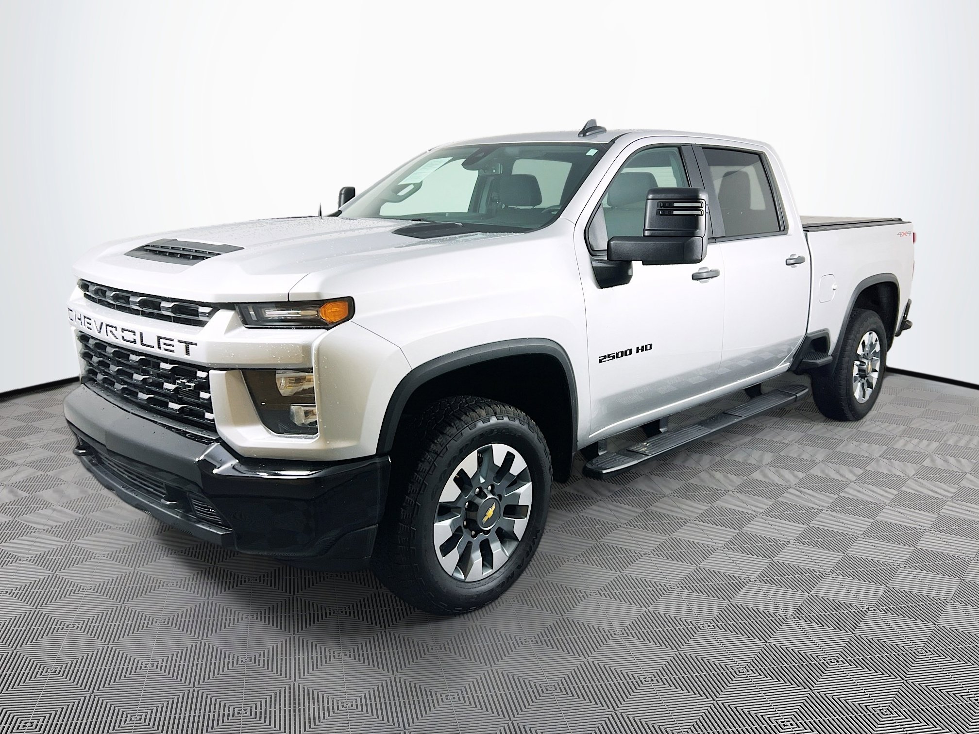 2023 Chevrolet Silverado 2500HD Custom photo 2