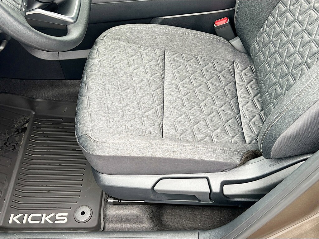 New 2026 Nissan Kicks SV SUV