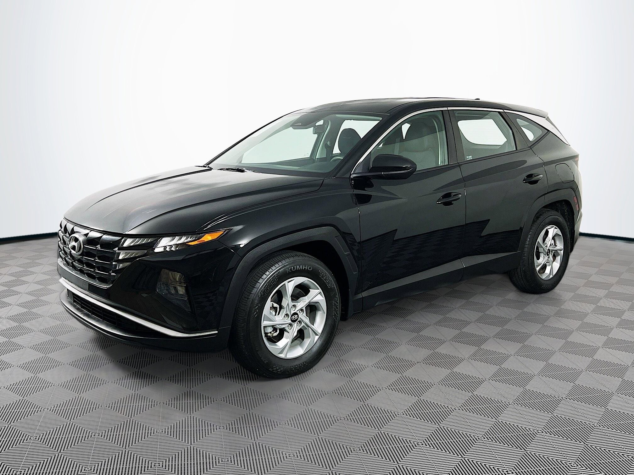 2024 Hyundai Tucson SE photo 2