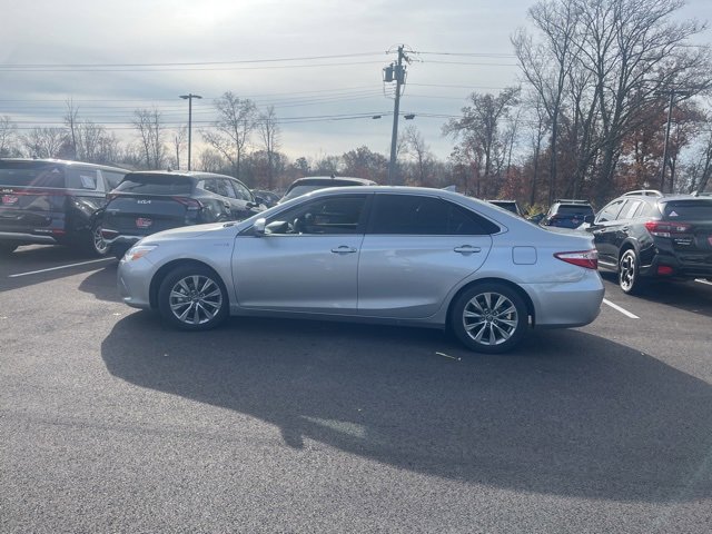 2017 Toyota Camry LE photo 2