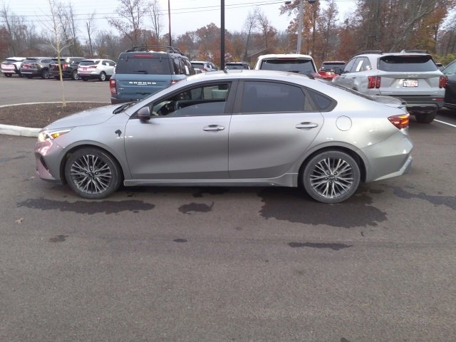 2022 Kia Forte GT-Line photo 3