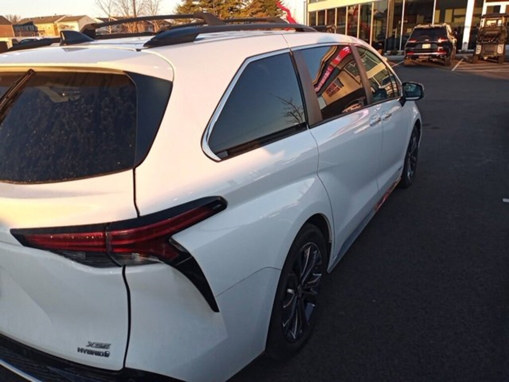 Used 2021 Toyota Sienna XSE Van