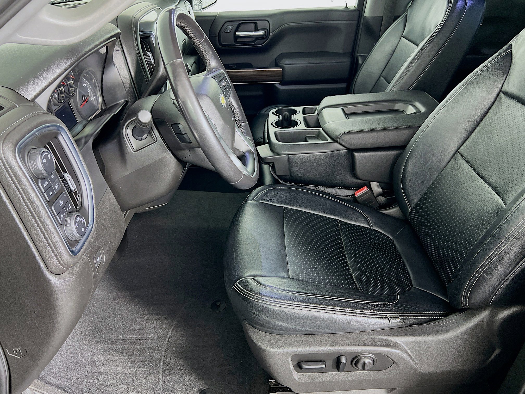 2019 Chevrolet Silverado 1500 LT photo 3