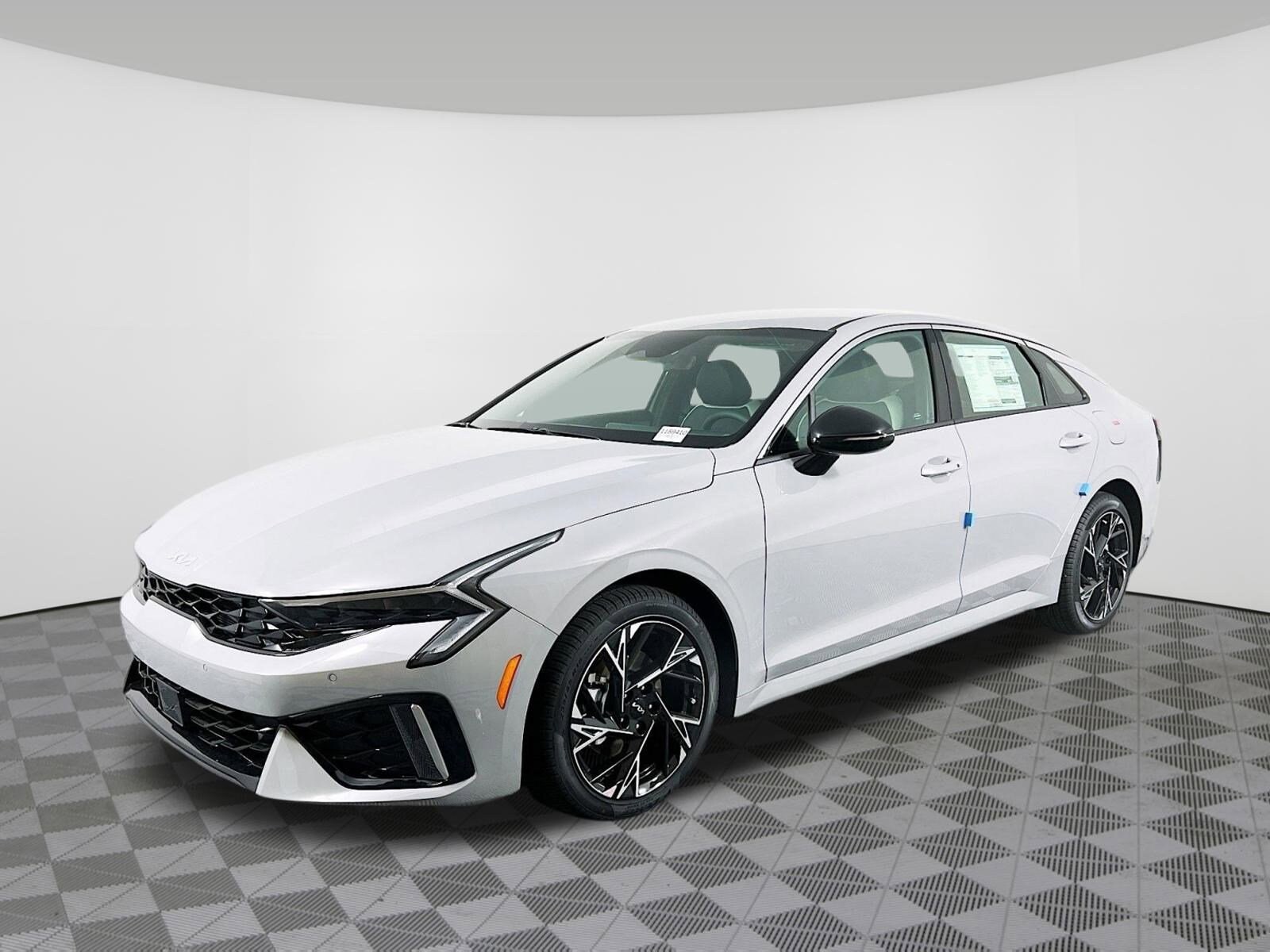 2025 Kia K5 GT-Line photo 2