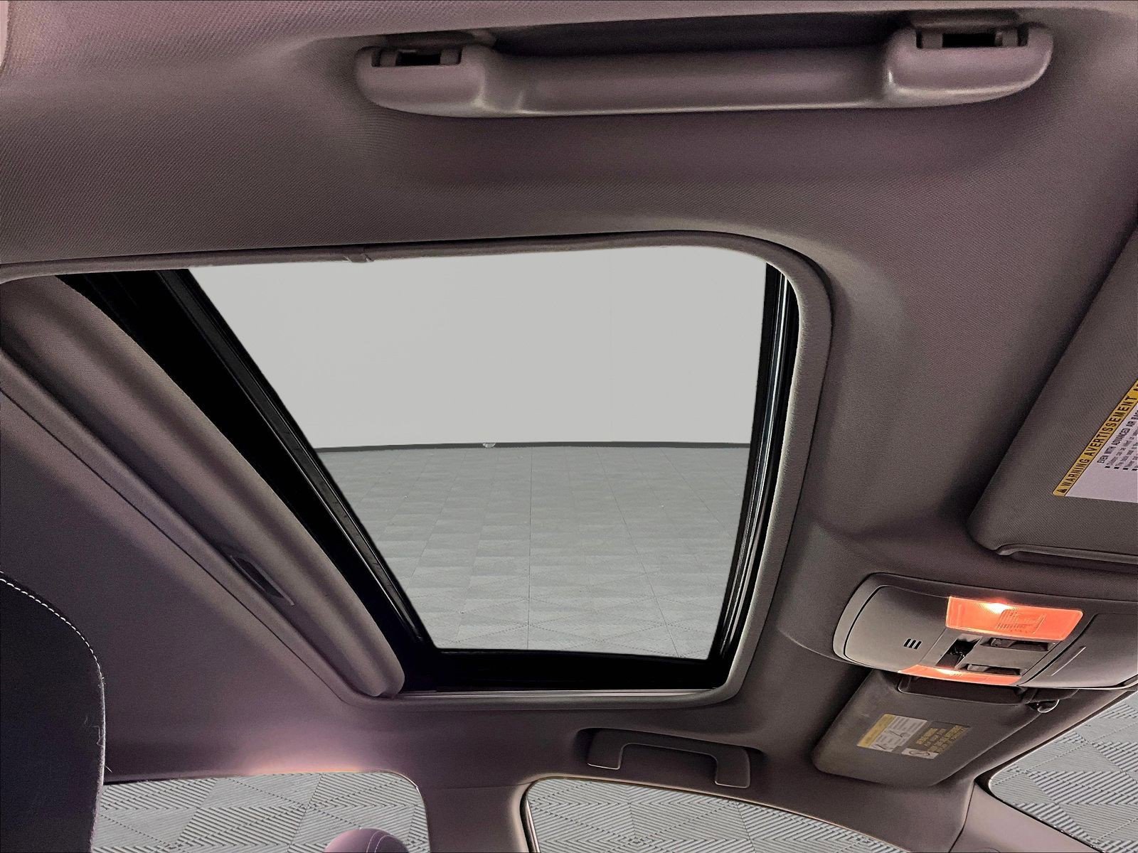 2017 Toyota RAV4 XLE - Photo 24