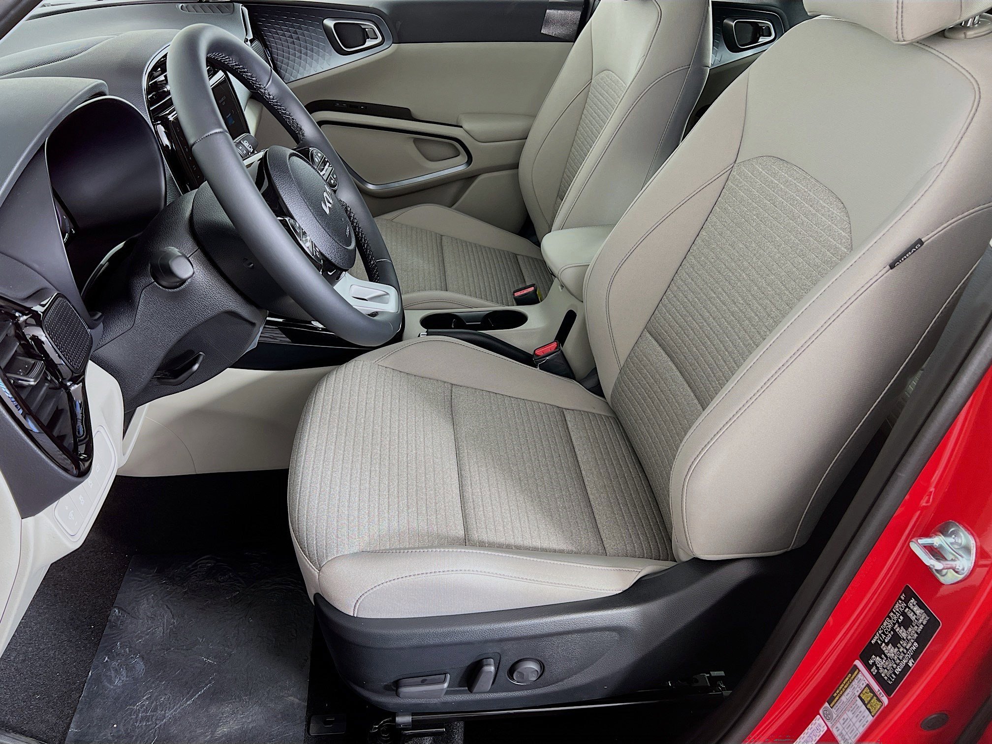 2025 Kia Soul EX photo 2