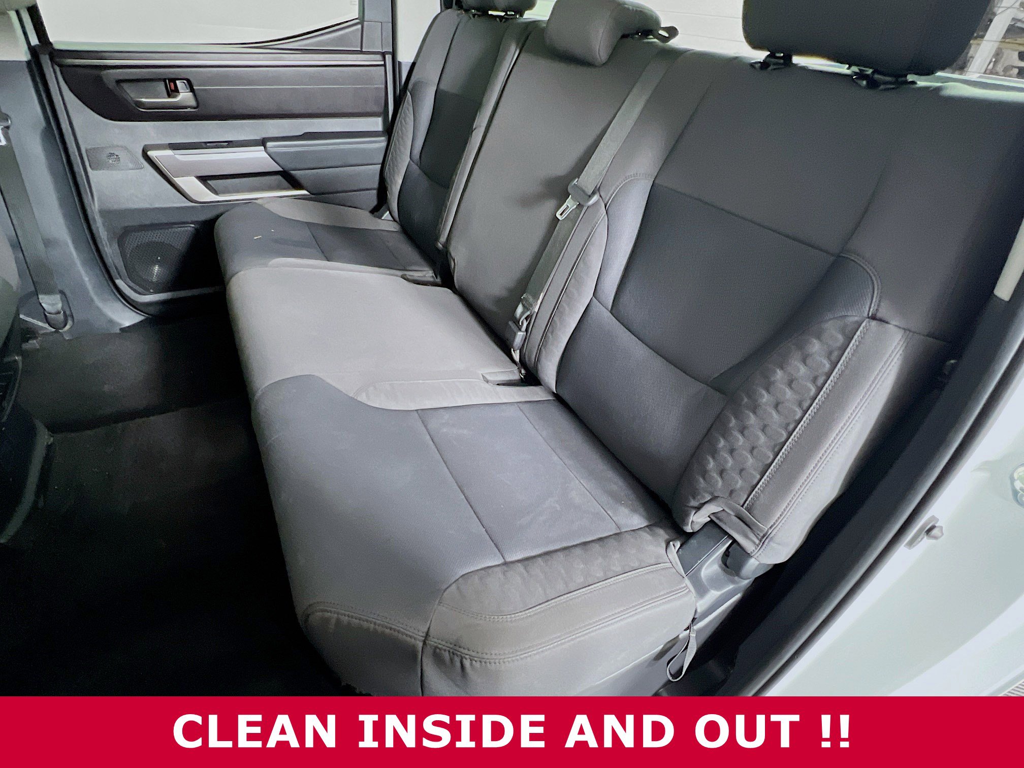 2022 Toyota Tundra SR5 CrewMax photo 4