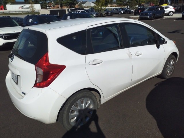 2015 Nissan Versa Note Plus photo 2
