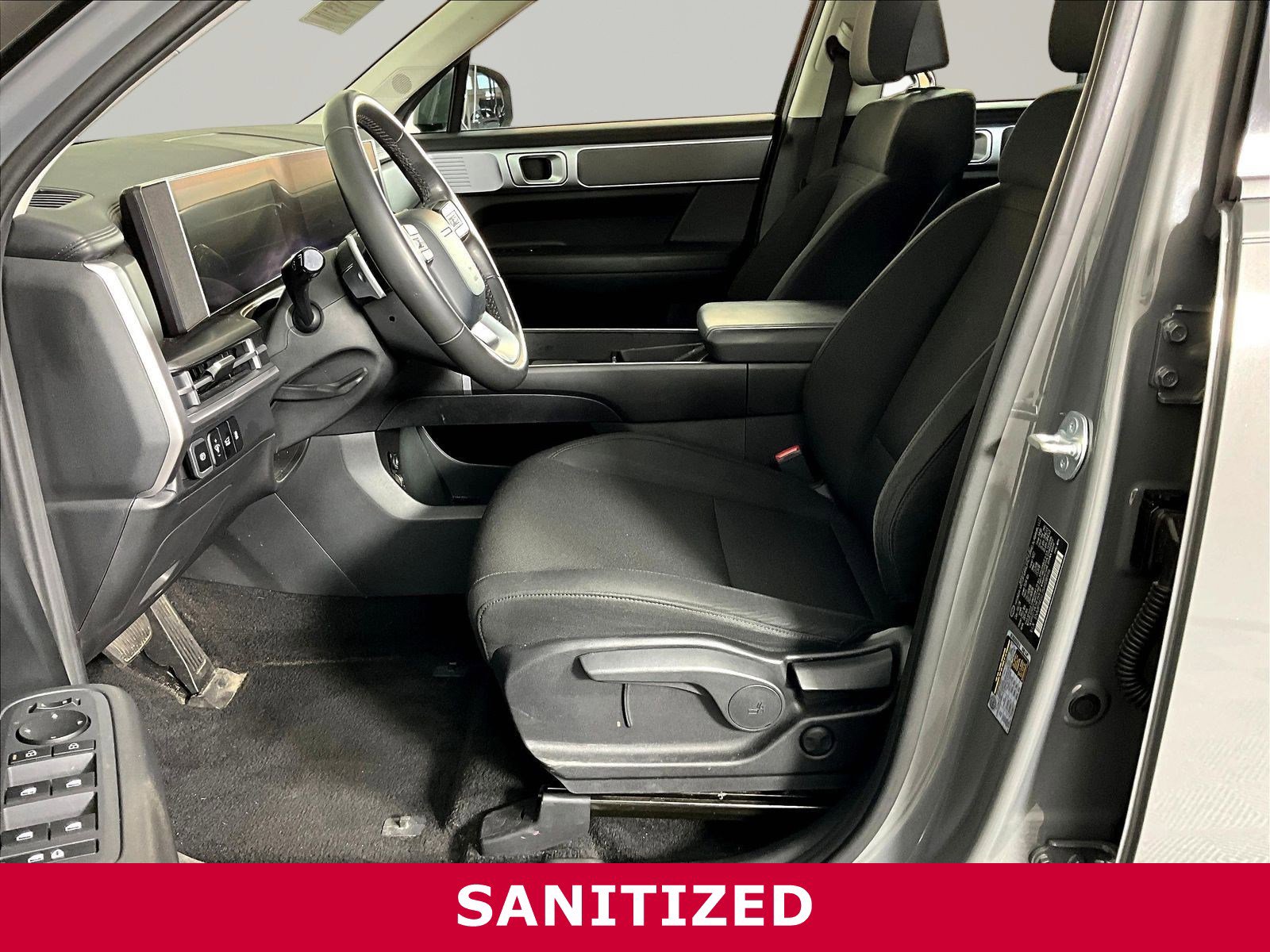 2025 Hyundai Santa Fe SE - Photo 19