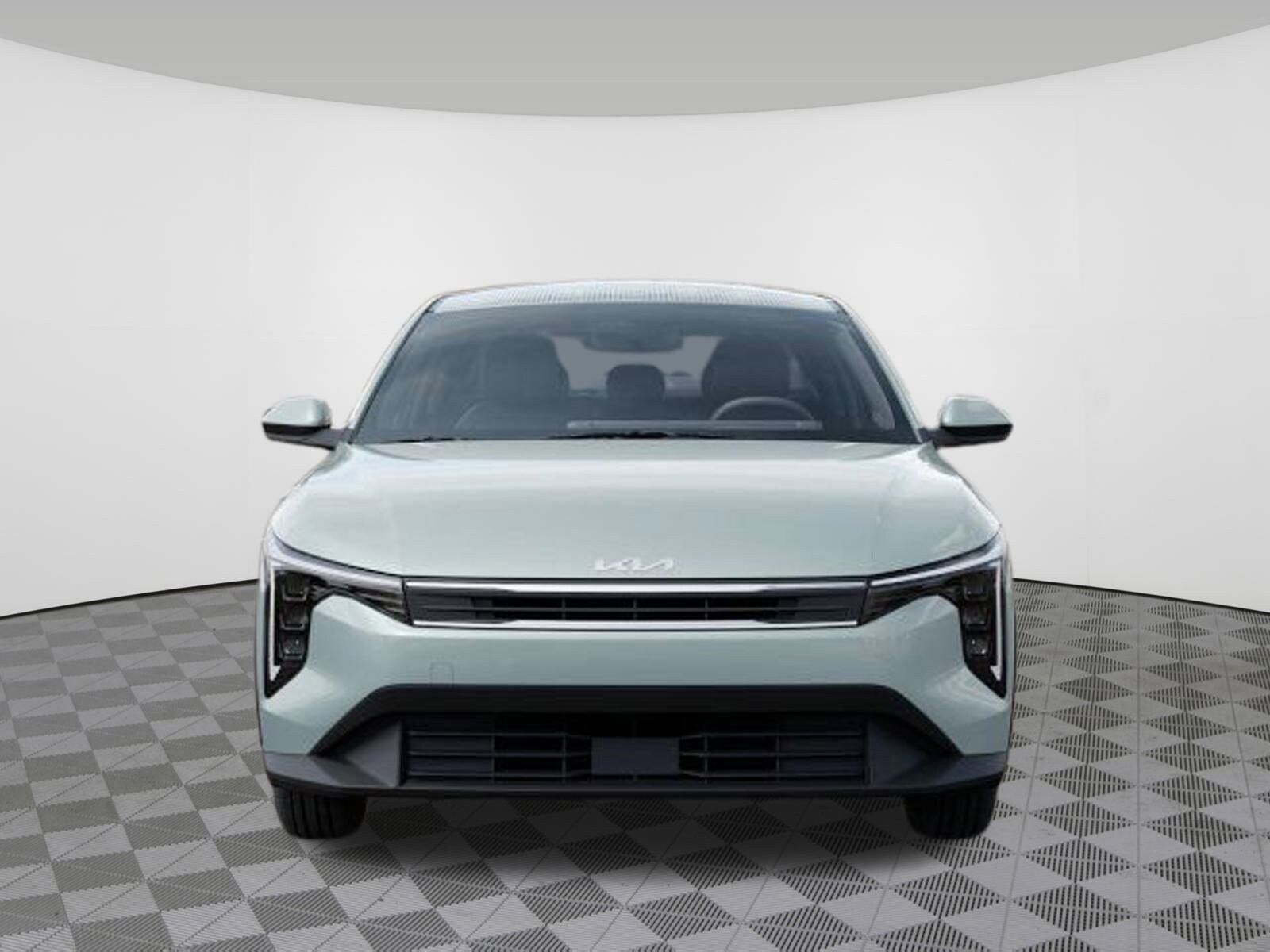 2025 Kia K4 LXS photo 2