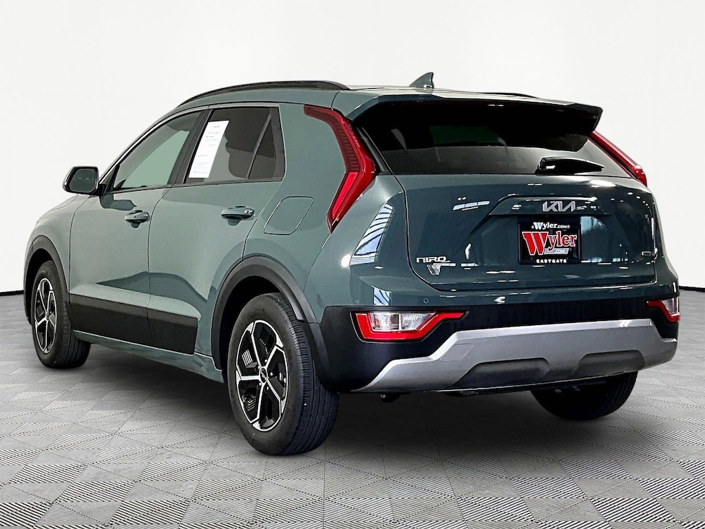 Used 2023 Kia Niro EX SUV
