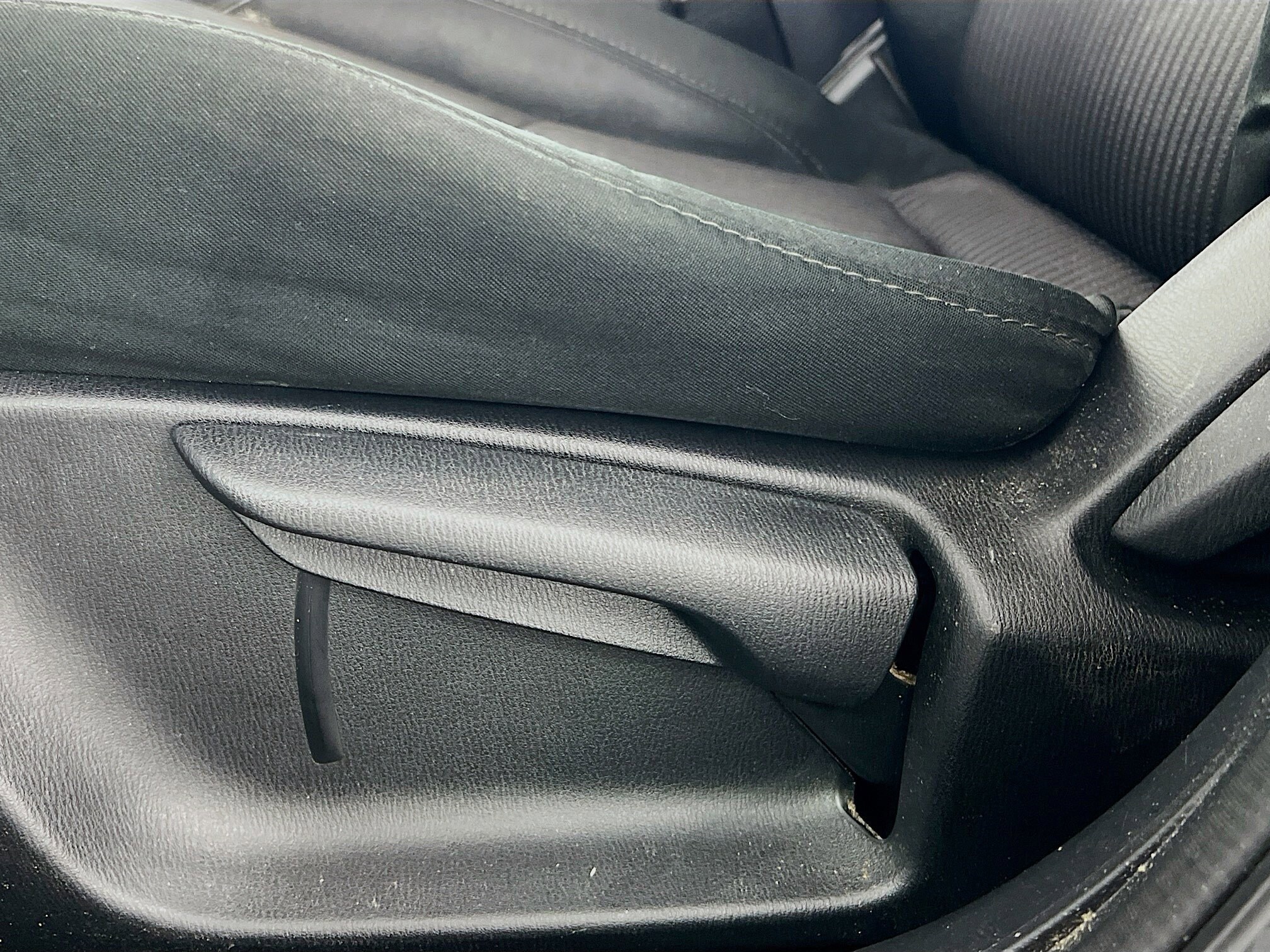 2016 Mazda Mazda3 Touring photo 4