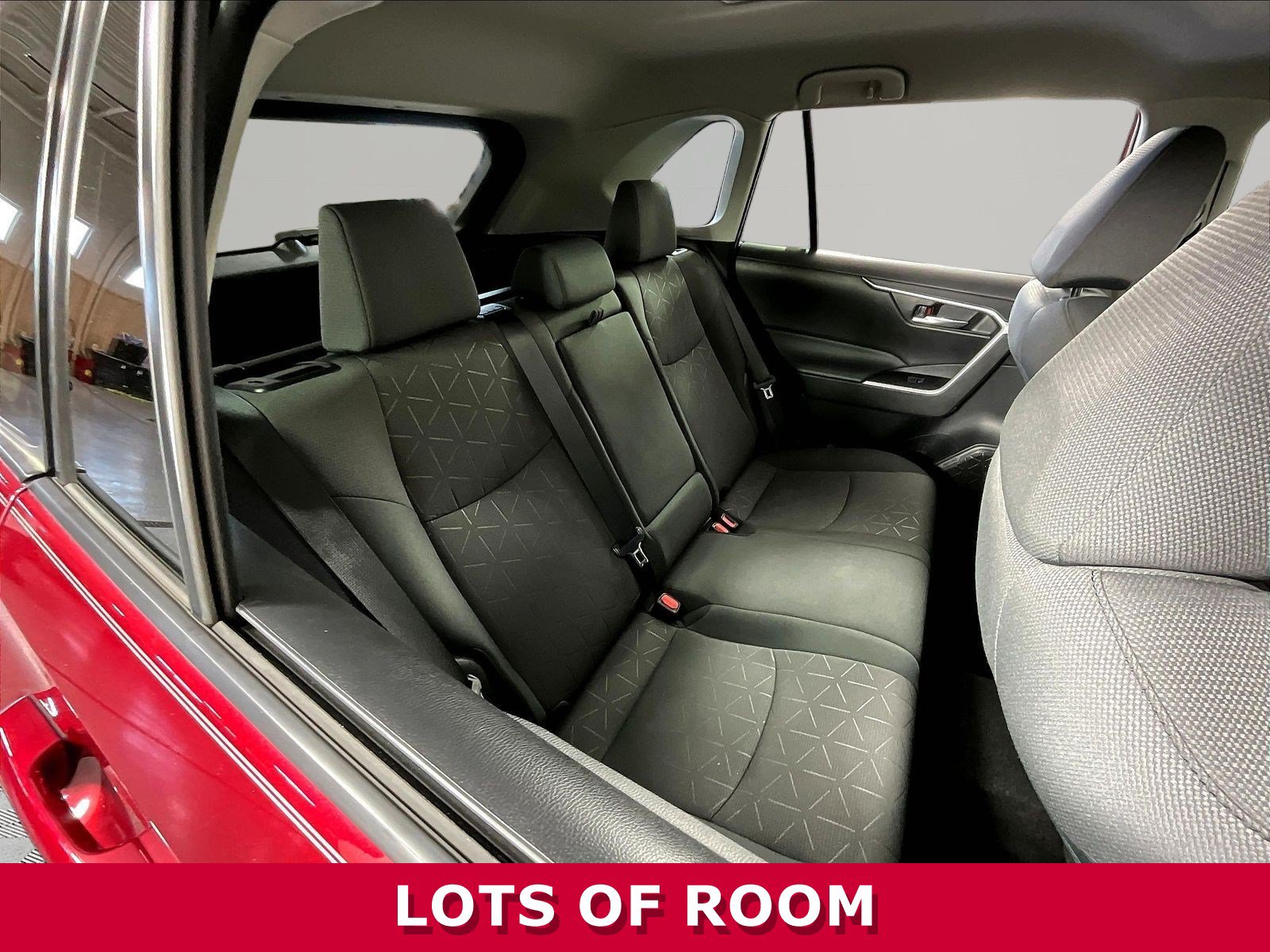 2023 Toyota RAV4 XLE - Photo 26