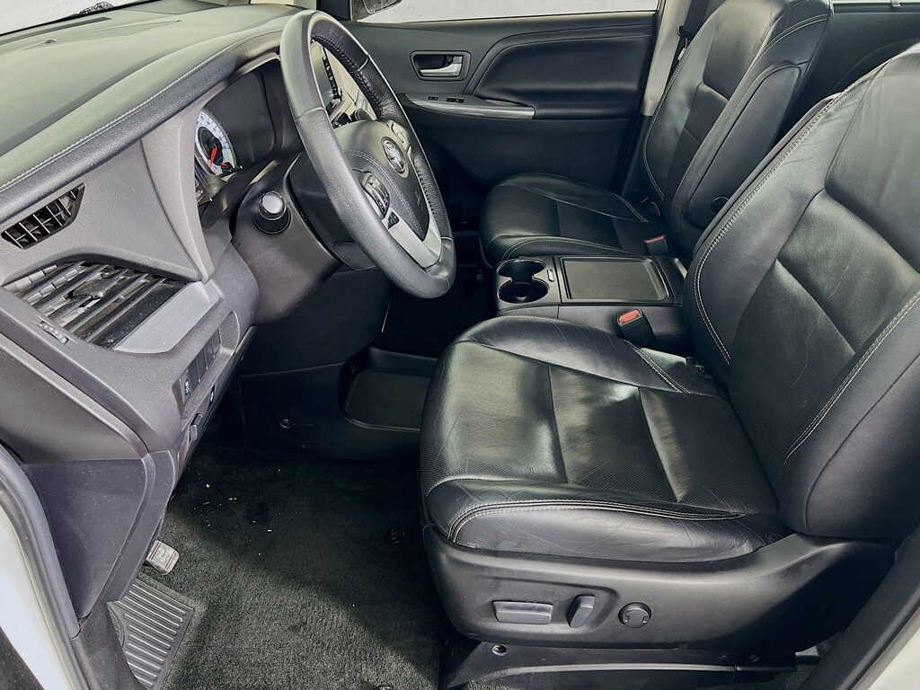Used 2018 Toyota Sienna L Van Passenger Van