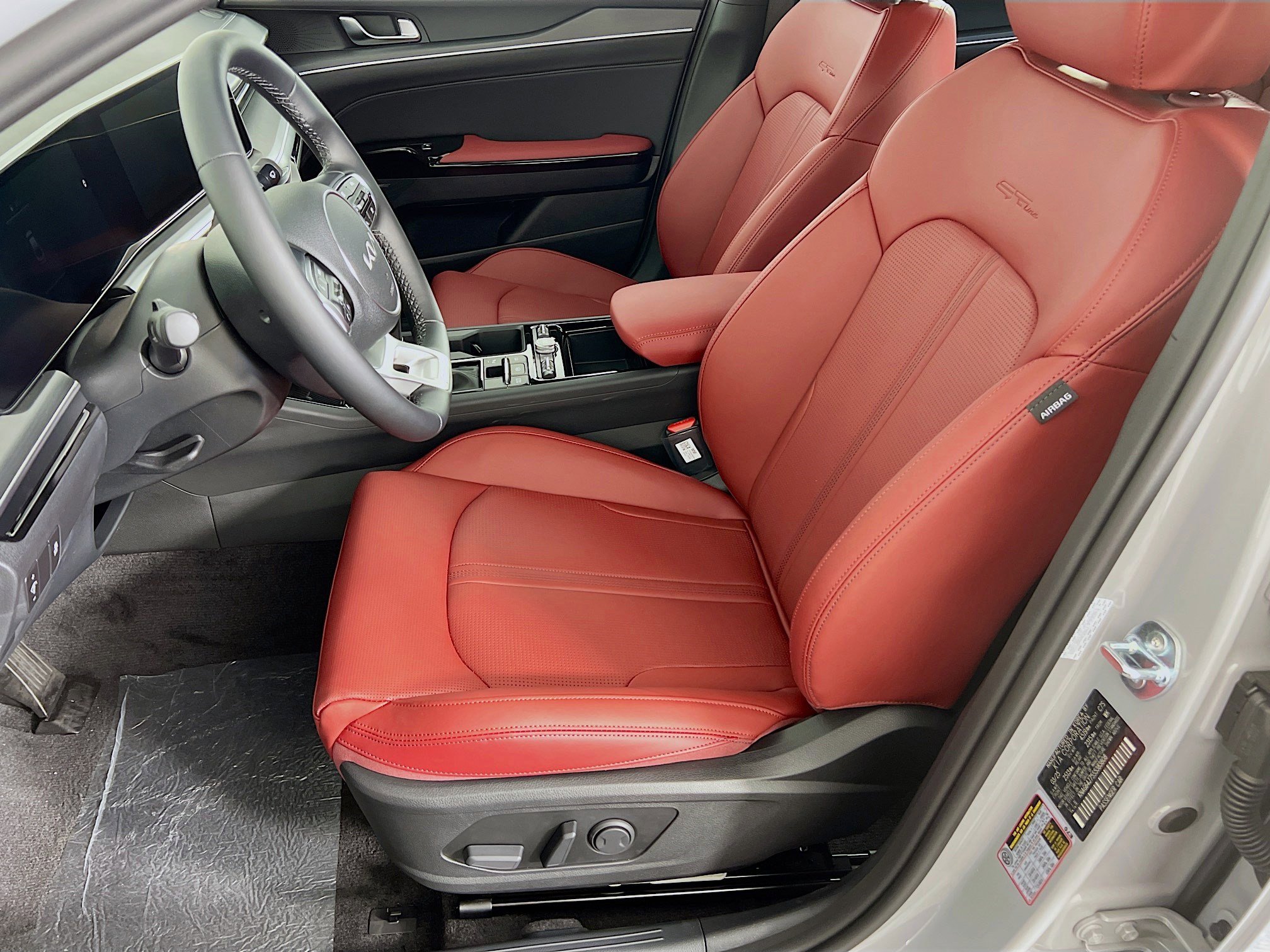 2025 Kia K5 GT-Line photo 2