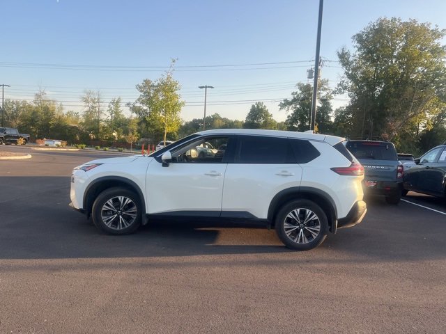 2021 Nissan Rogue SV photo 3