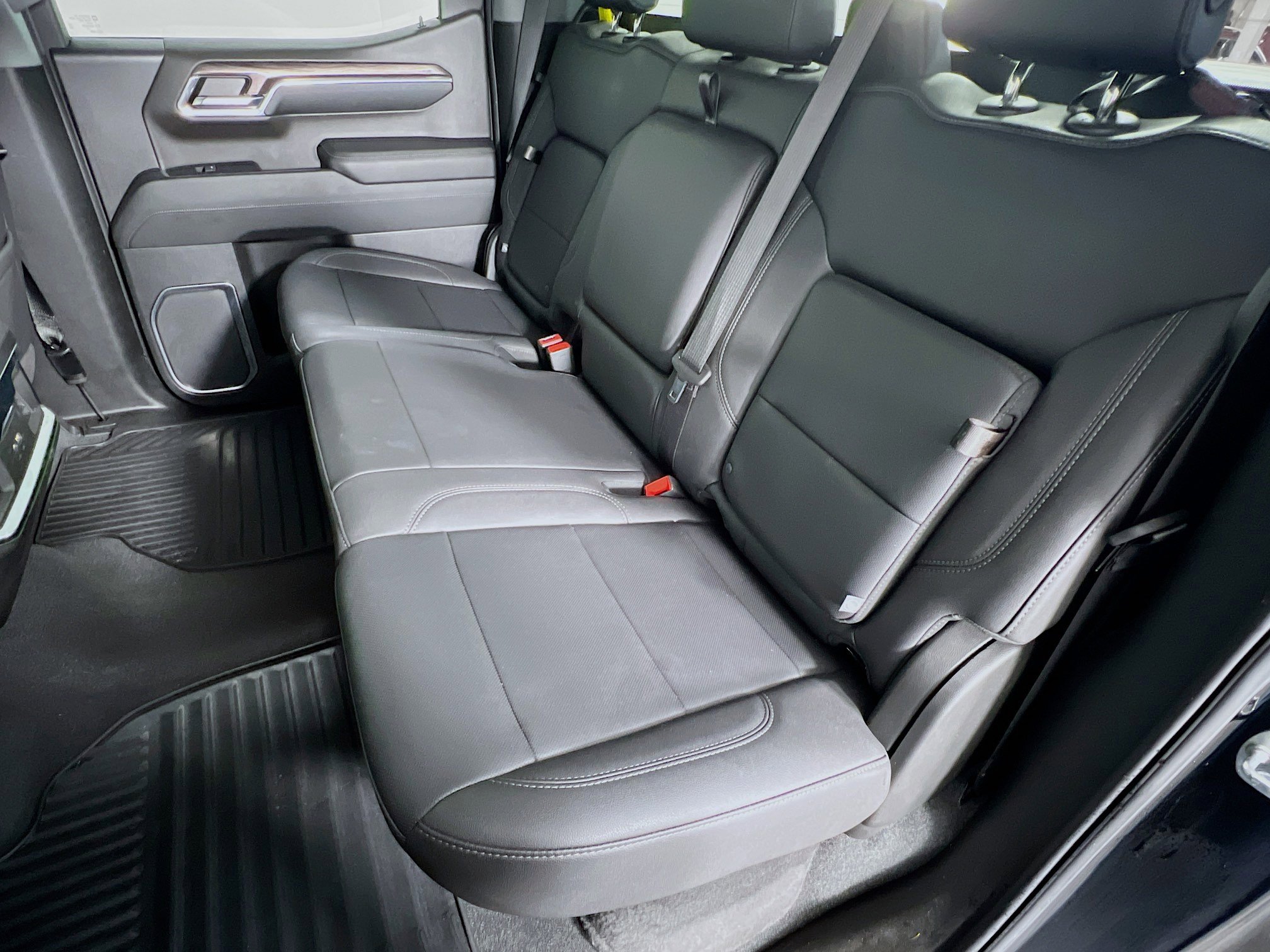 2023 Chevrolet Silverado 1500 LTZ photo 4