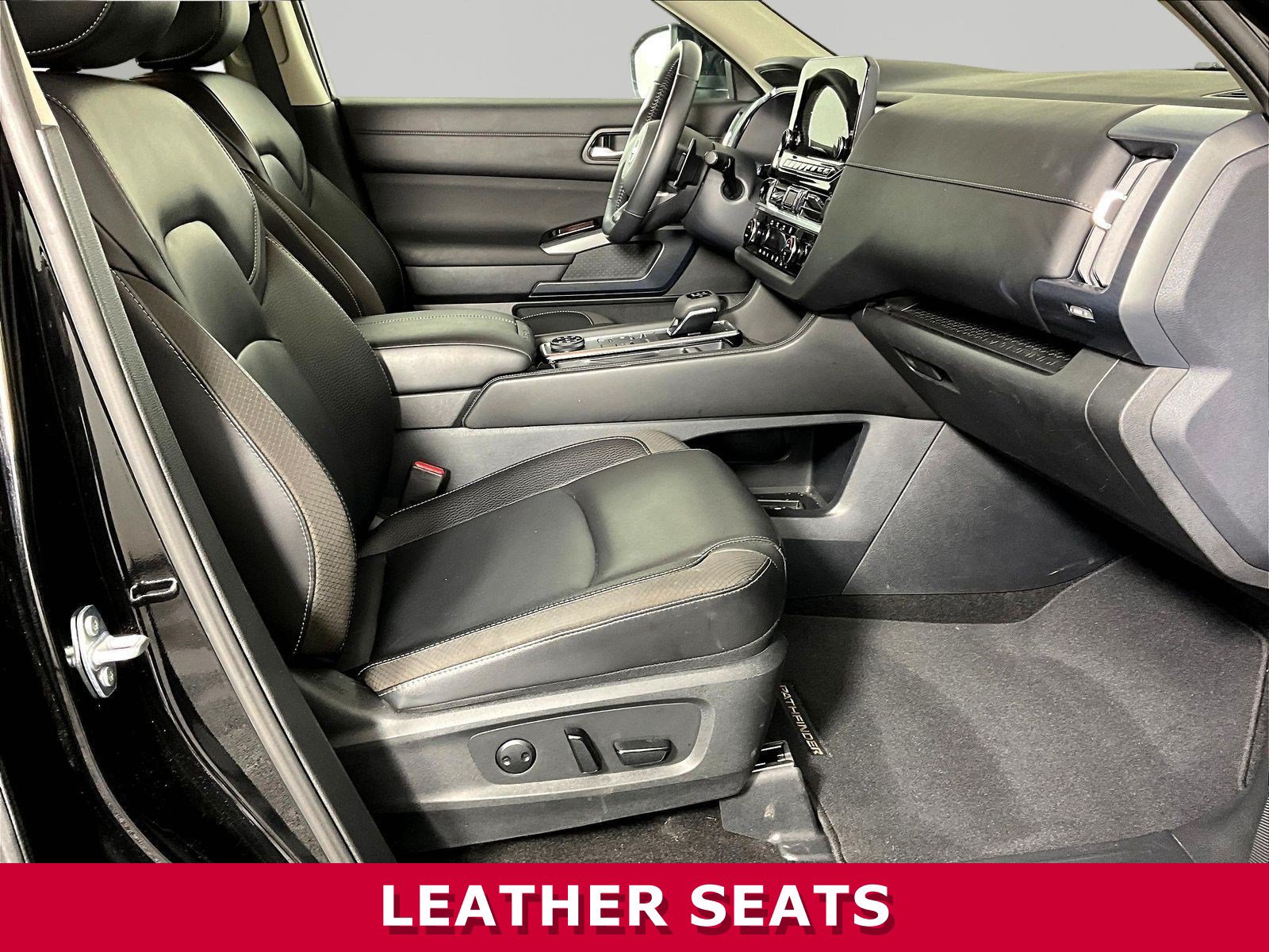 2025 Nissan Pathfinder SL - Photo 31