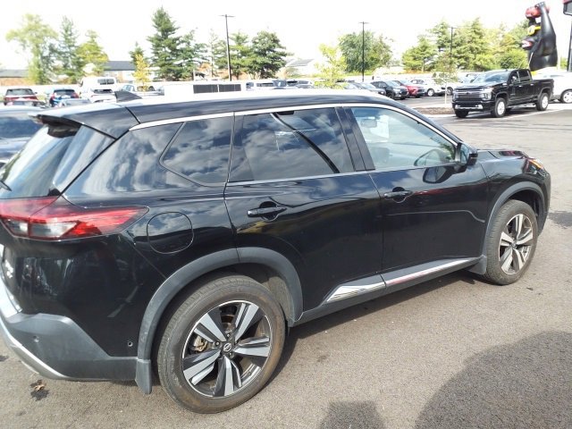 2021 Nissan Rogue Platinum photo 2