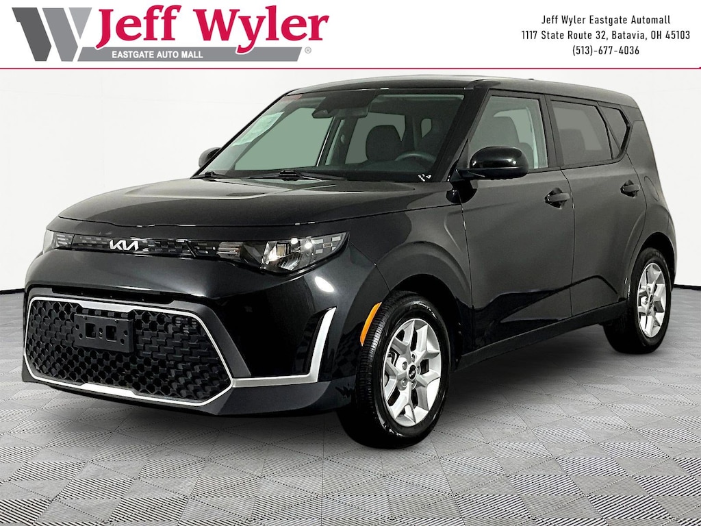 Used 2025 Kia Soul LX Hatchback