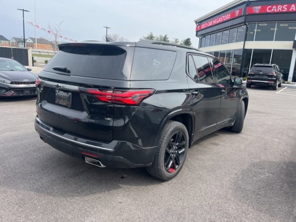 Used 2023 Chevrolet Traverse Premier SUV