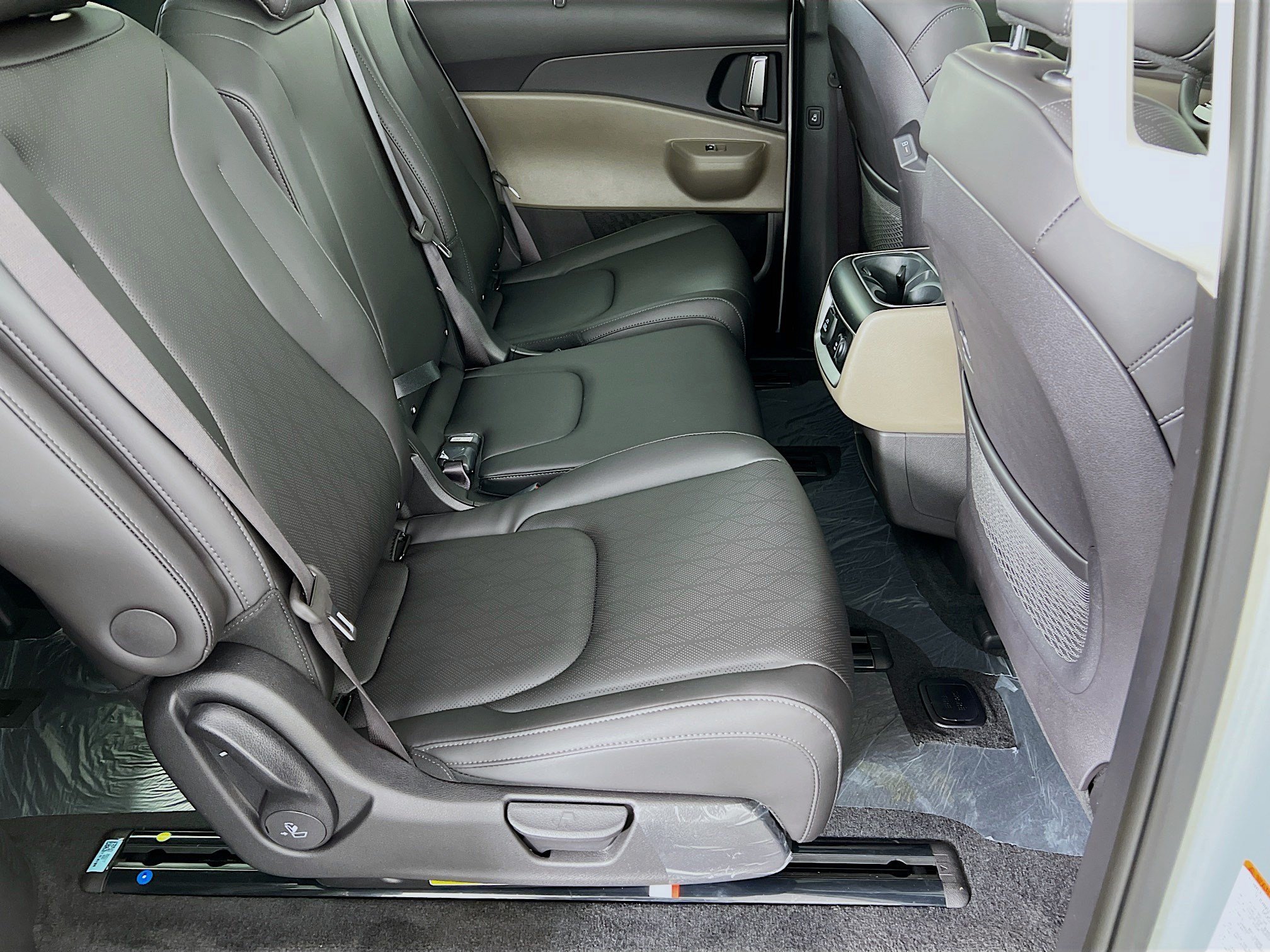 2025 Kia Carnival SX - Photo 26