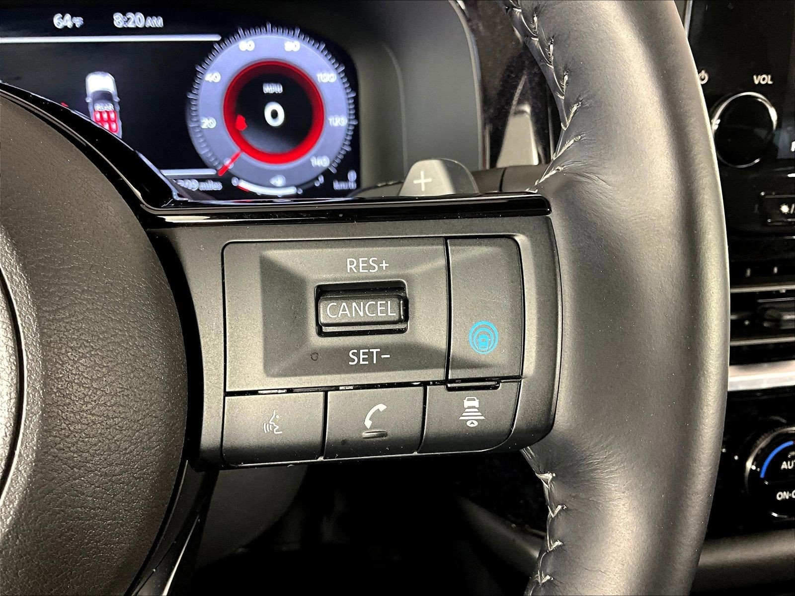 2025 Nissan Pathfinder Platinum - Photo 11