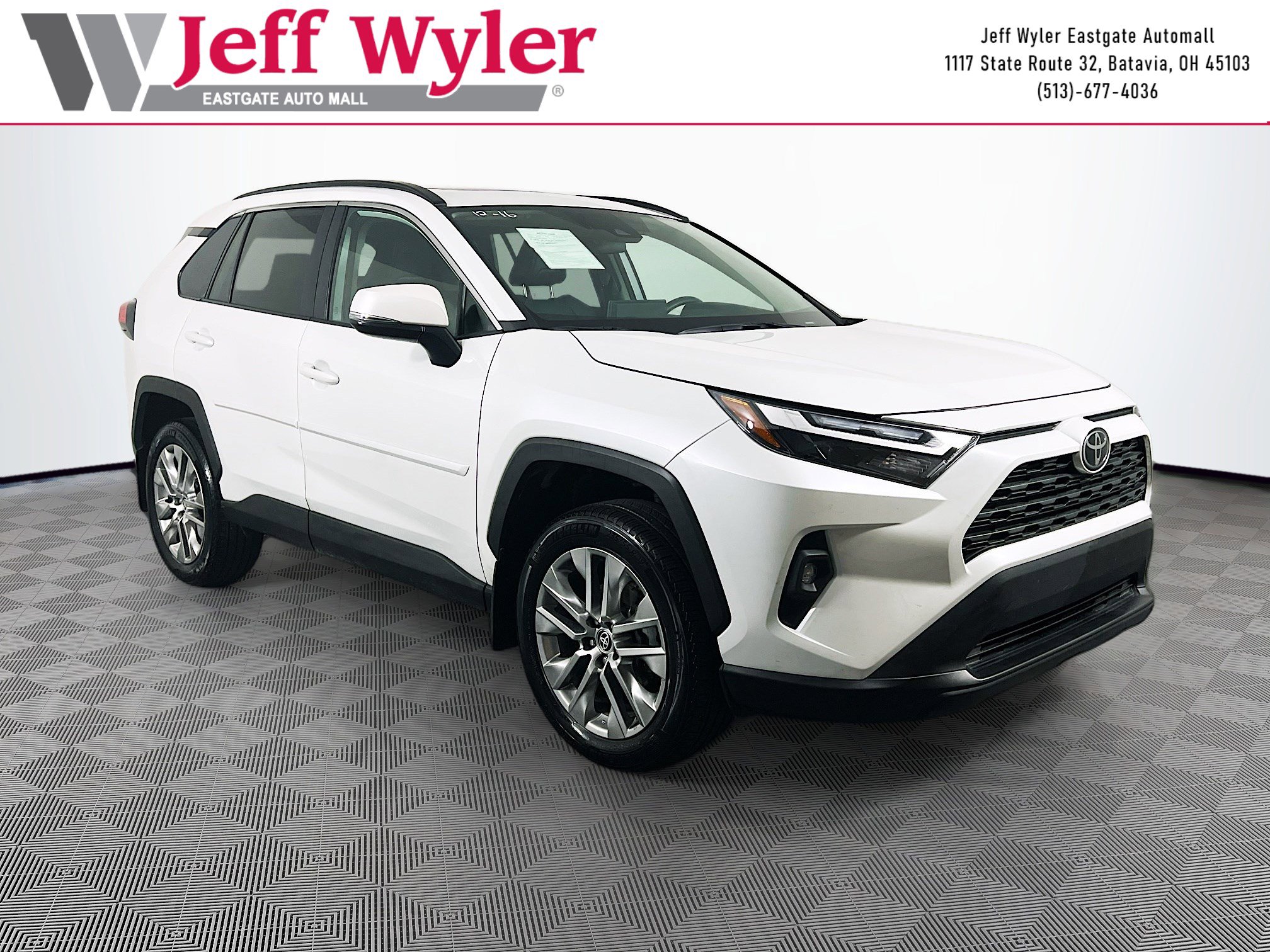 2025 Toyota RAV4 XLE Premium's photo