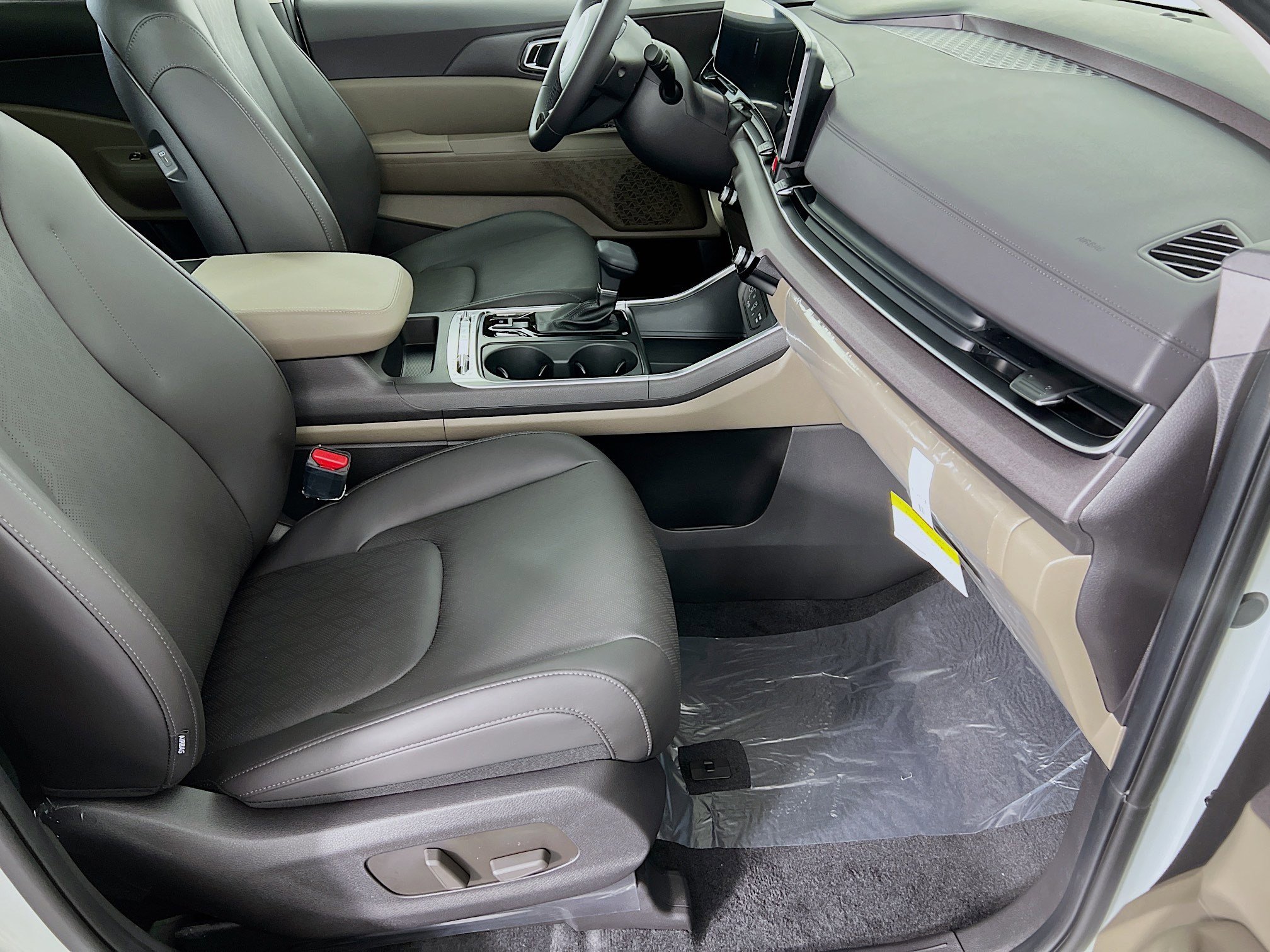 2025 Kia Carnival SX - Photo 23