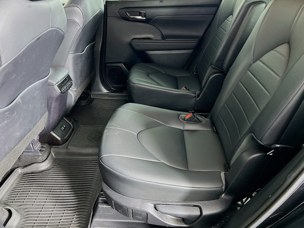 Used 2020 Toyota Highlander XLE SUV