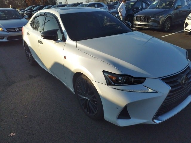2019 Lexus IS 300 photo 2