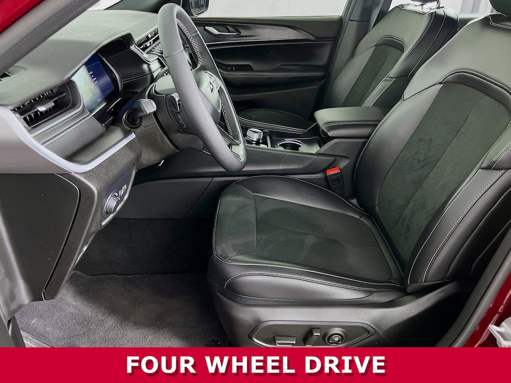 Used 2025 Jeep Grand Cherokee Altitude X SUV