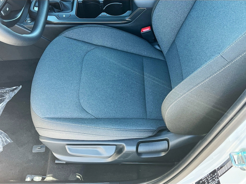 New 2025 Kia K4 LXS Sedan